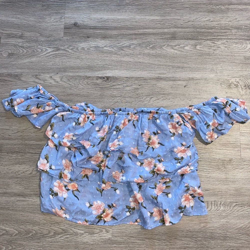 America Eagle floral off the shoulder shirt size:S
